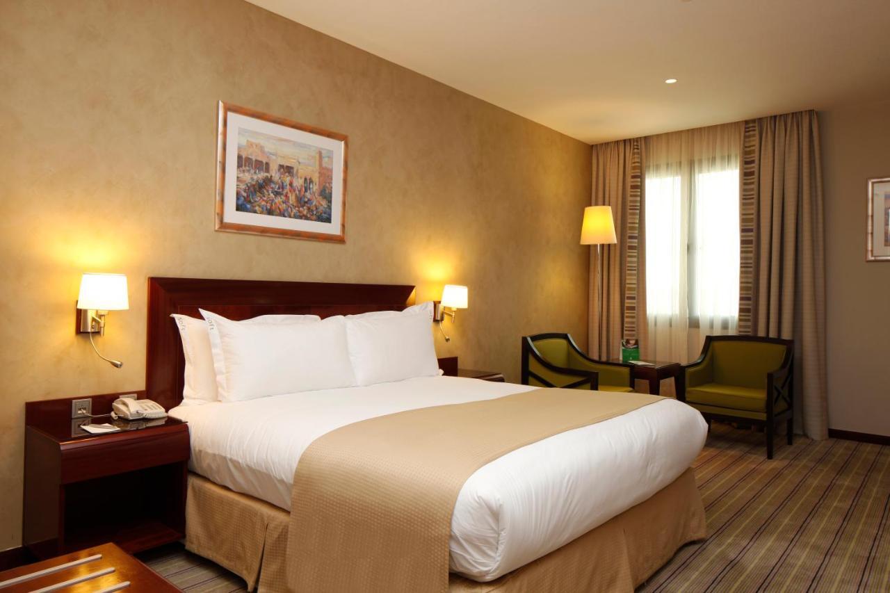 Standard King Room with Pool View
