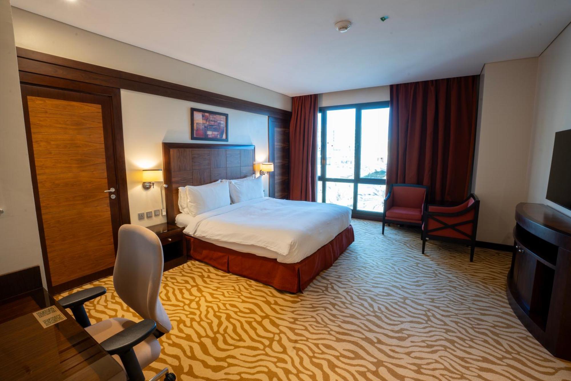 Premium King Room with City View